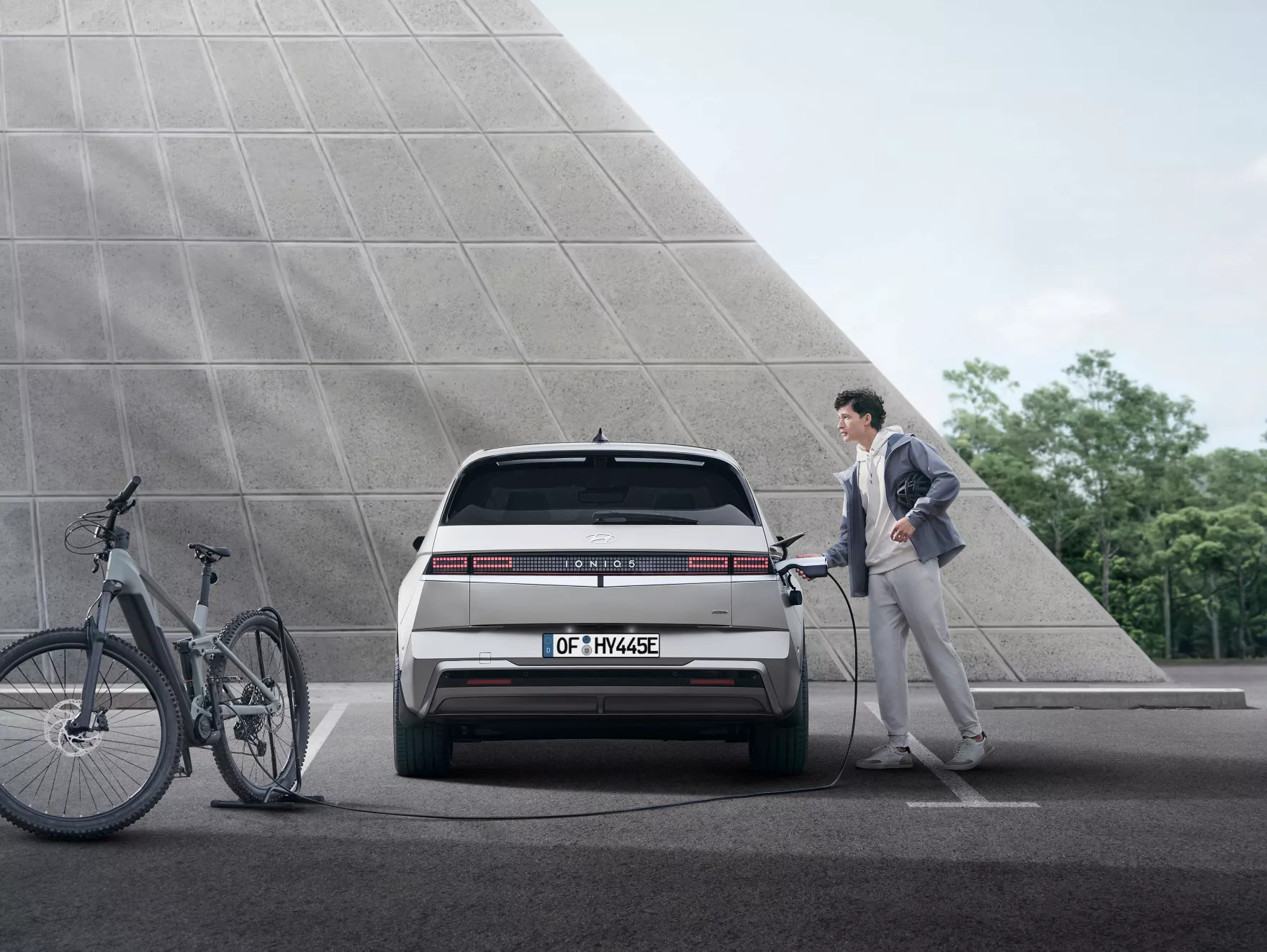 Hyundai IONIQ 5 back