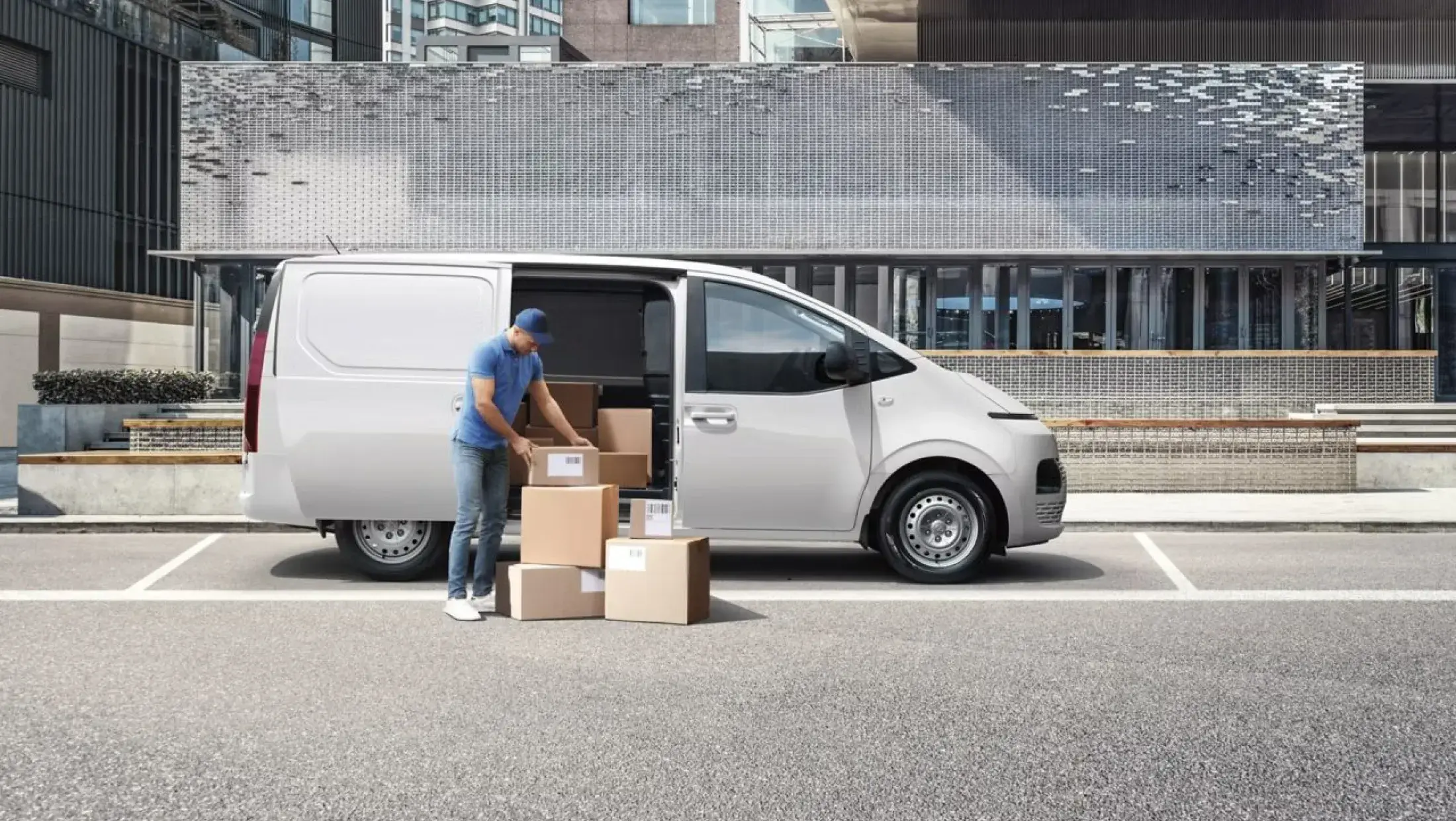 Hyundai STARIA Home