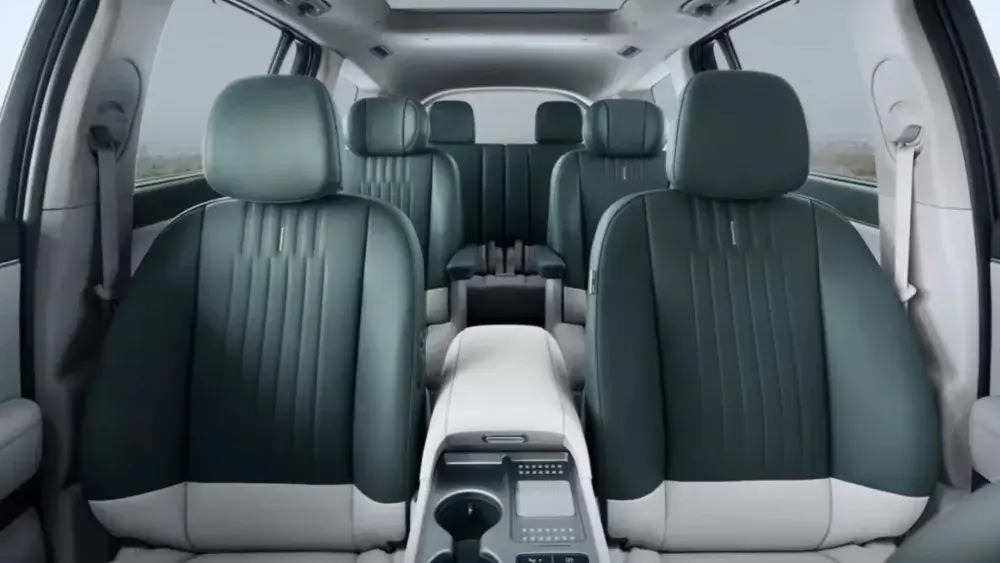 IONQ 9 Interieur